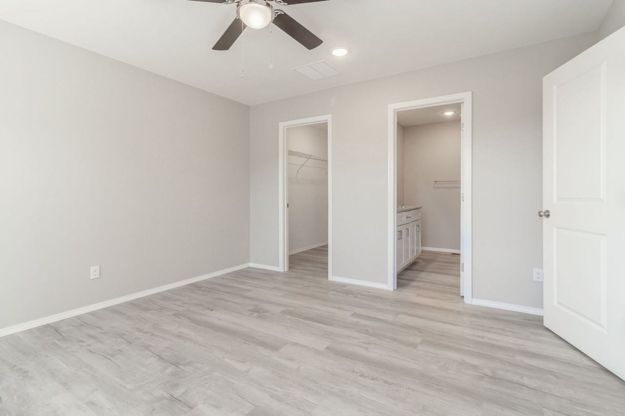 3441 N Nixon Ave - Photo 4 of 18
