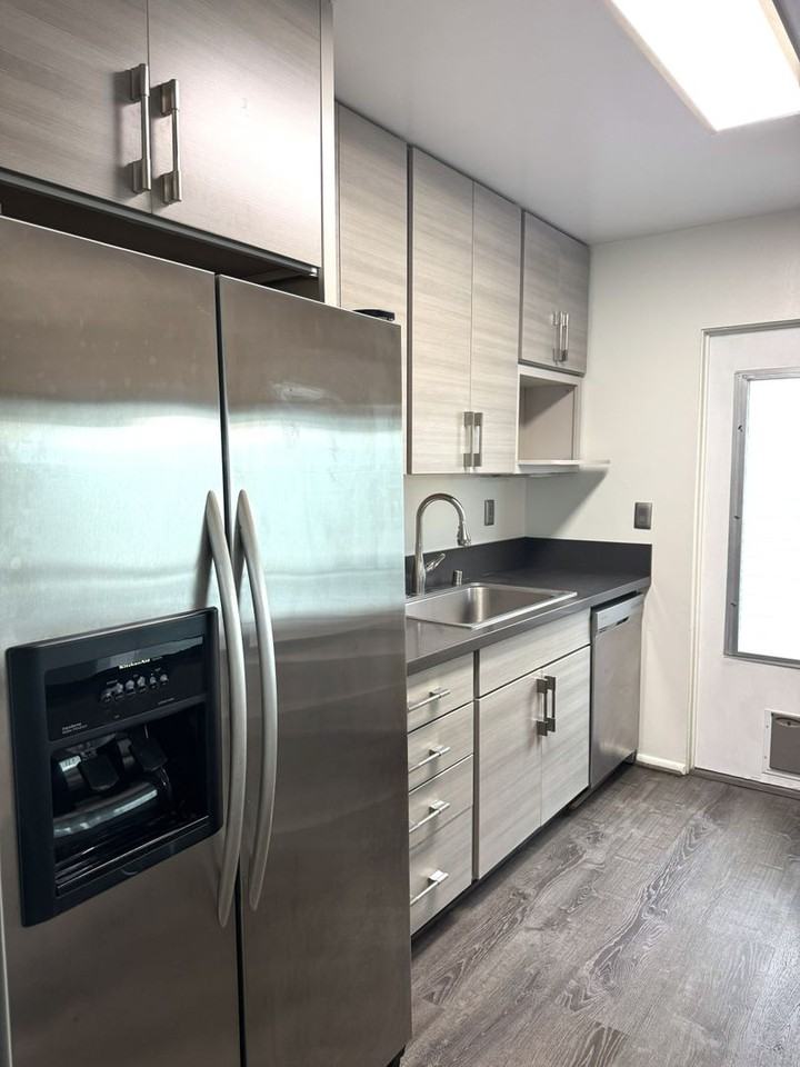 123 Koko Isle Cir #3-302 - Photo 3 of 23