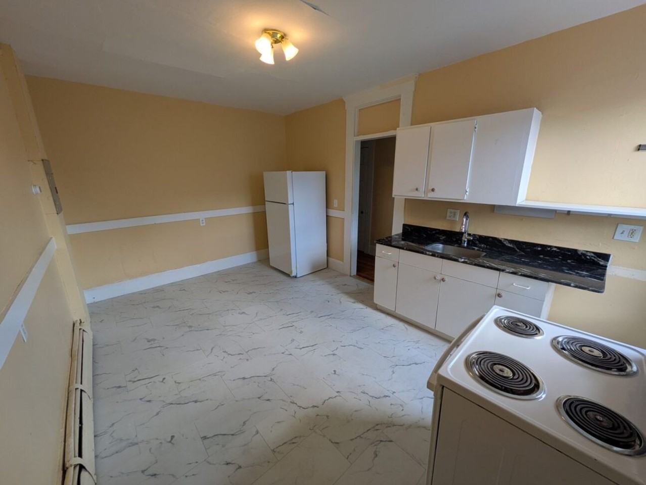 787 Dwight St - Photo 2 of 9