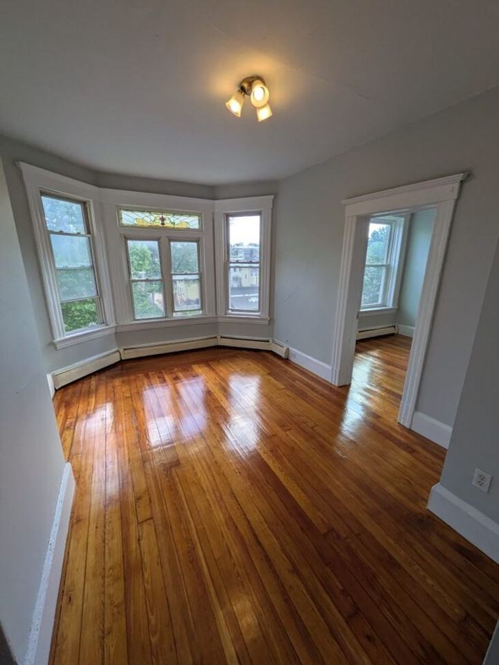 787 Dwight St - Photo 6 of 9