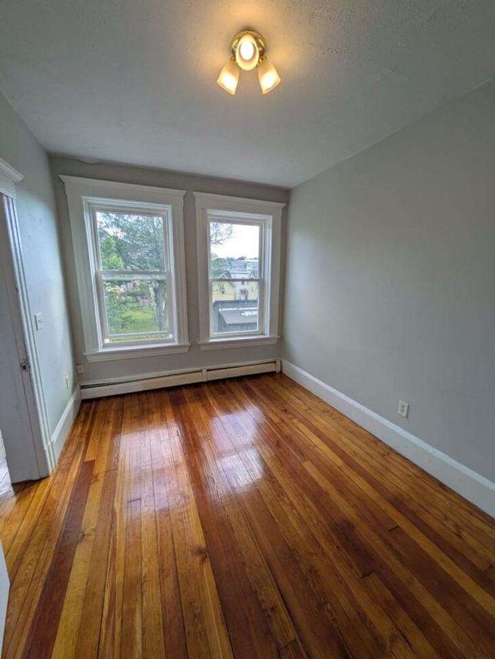 787 Dwight St - Photo 7 of 9