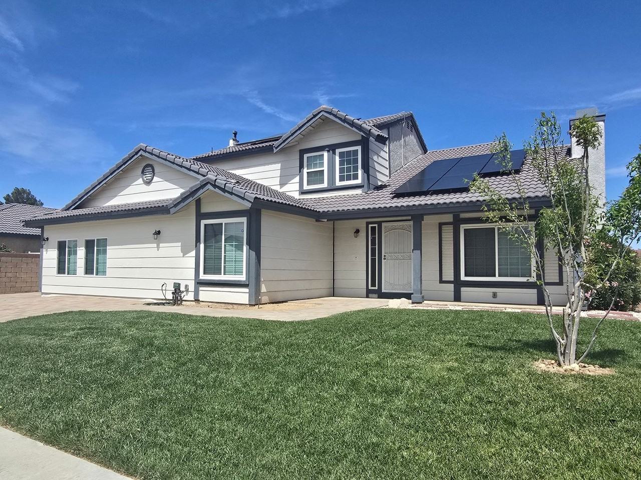 1621 W Newgrove St - Photo 2 of 20