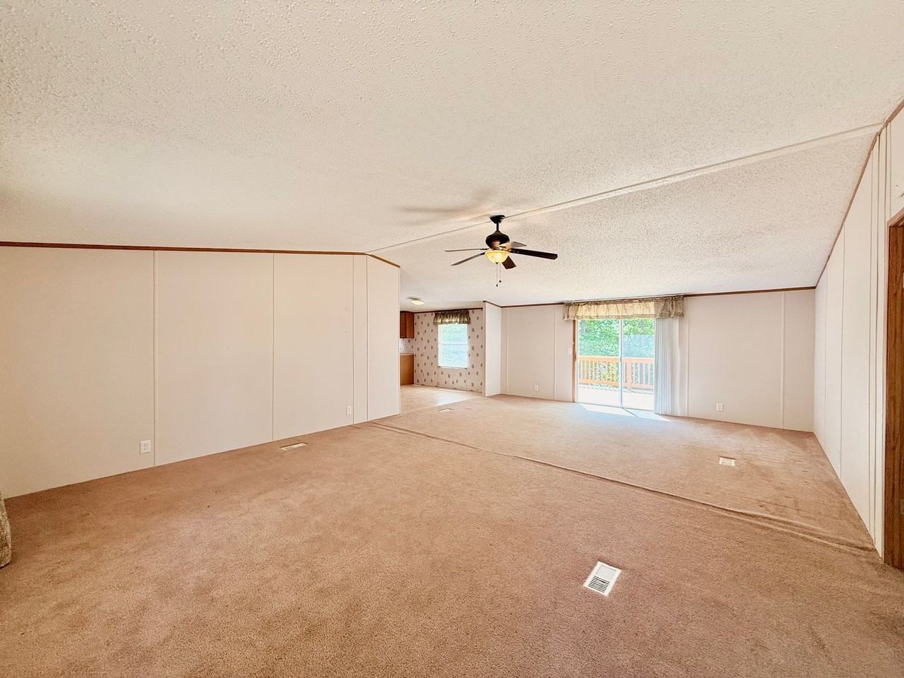 203 Lost Forest Rd - Photo 3 of 24