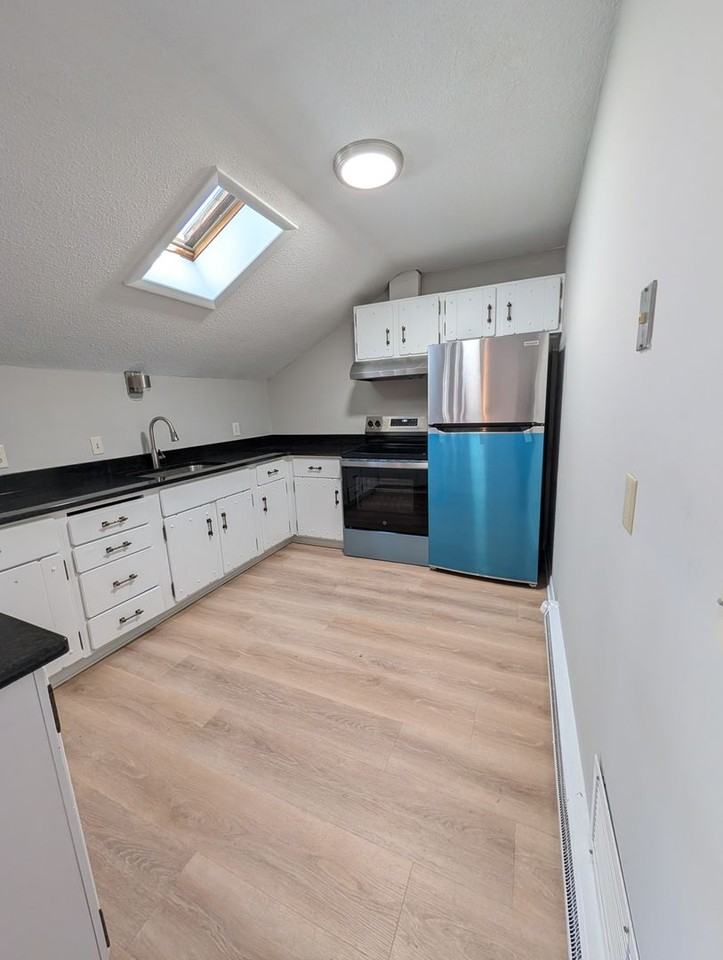 240 S Main St - Photo 3 of 11