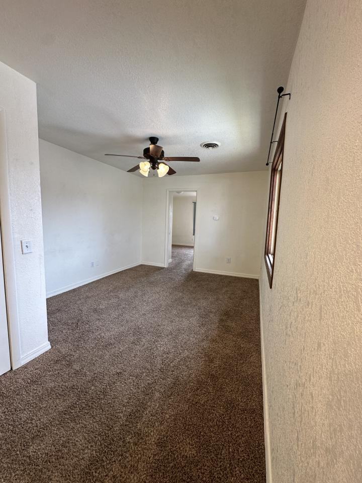 1005 Central Ave #B - Photo 3 of 8