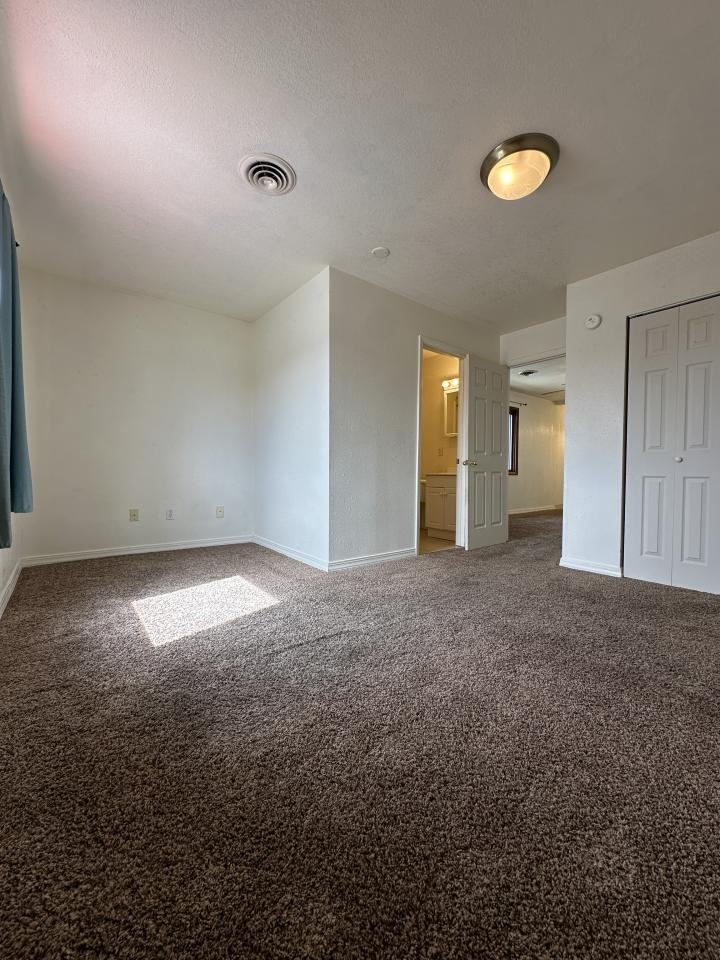 1005 Central Ave #B - Photo 5 of 8