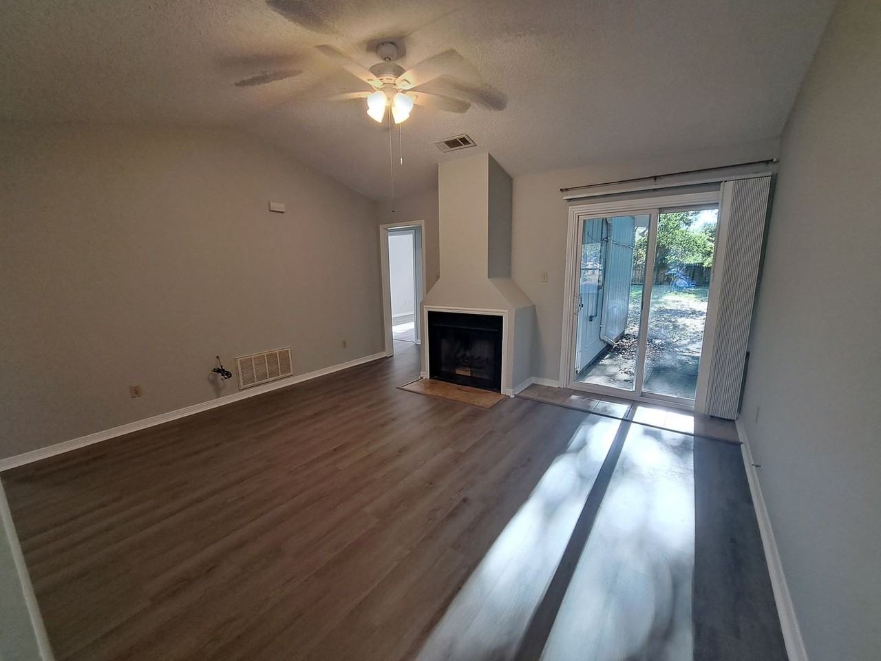 6204 Forest Pines Dr - Photo 2 of 19