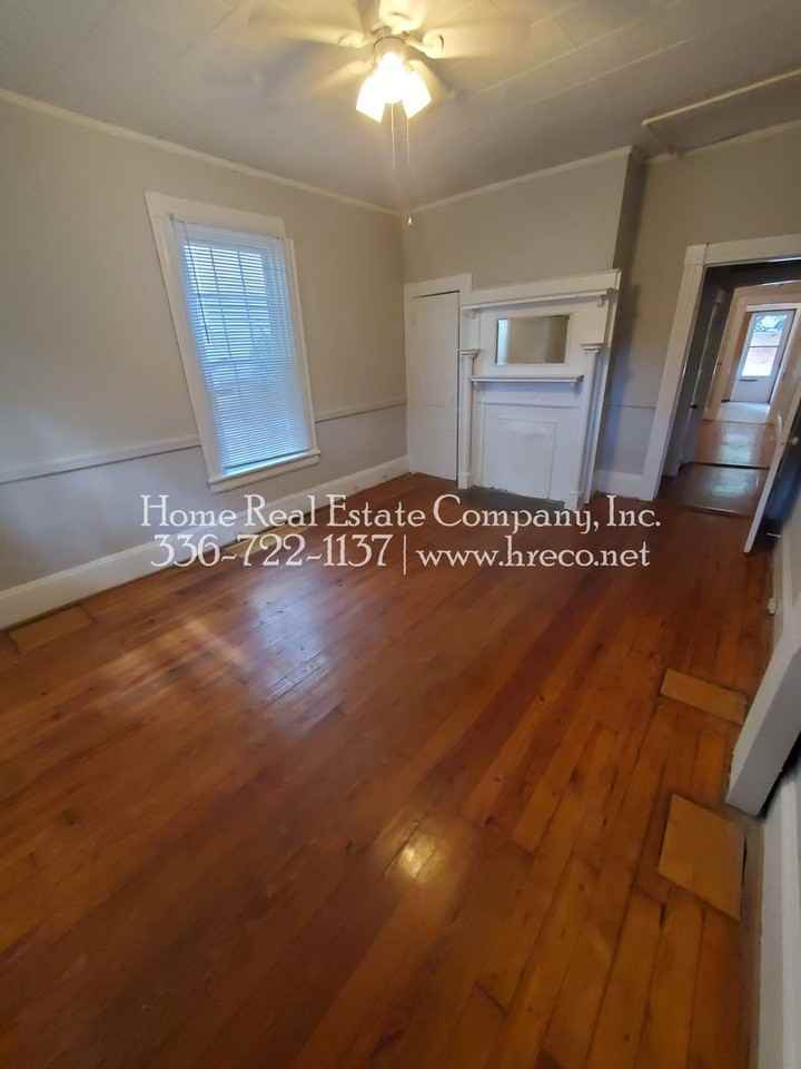 115 S Spruce St #3 - Photo 5 of 9