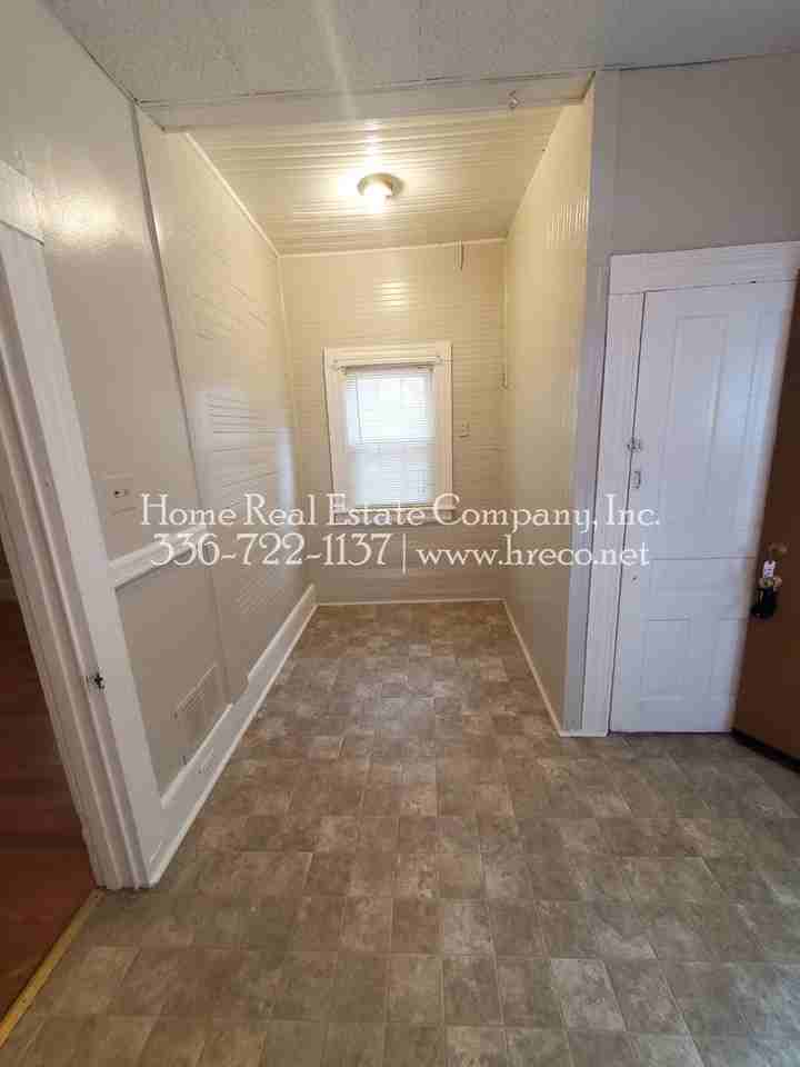 115 S Spruce St #3 - Photo 7 of 9