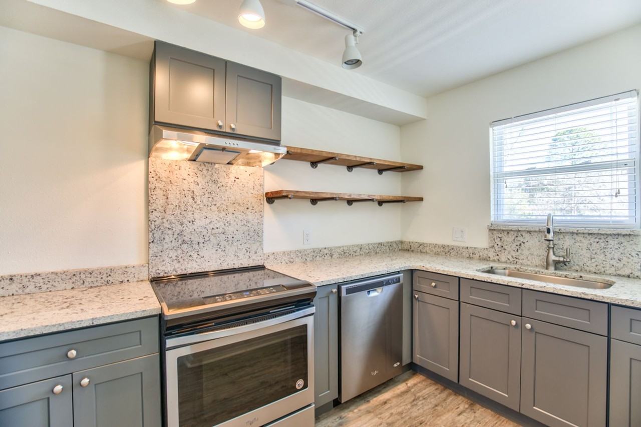 403 E. Carolina Street - Photo 3 of 12