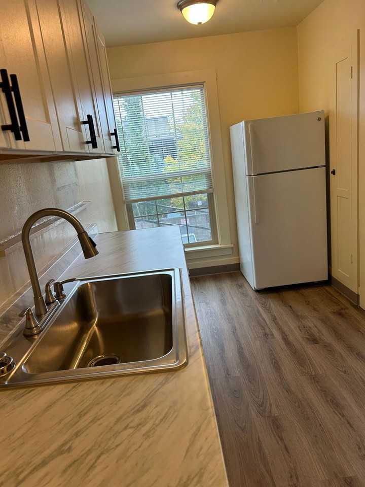 525 Nw Monroe Ave #112 - Photo 4 of 6