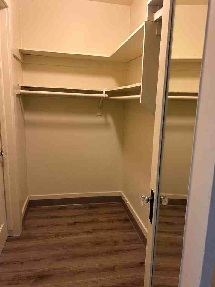 525 Nw Monroe Ave #112 - Photo 5 of 6