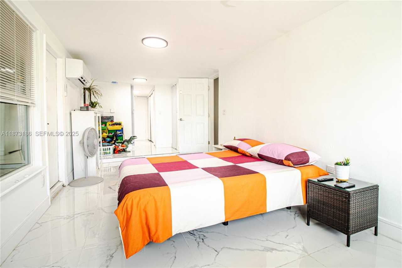 5601 Southwest 38th Street - Photo 7 of 16