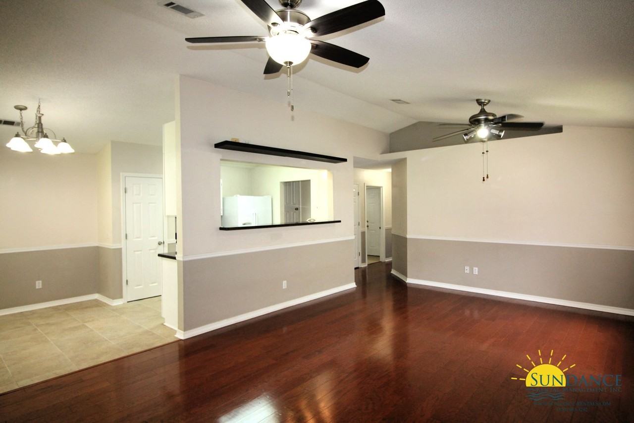 1631 Florence Ave - Photo 3 of 15