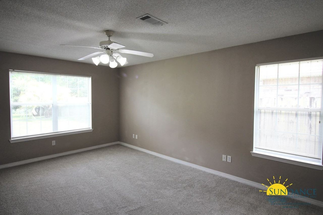 1631 Florence Ave - Photo 7 of 15