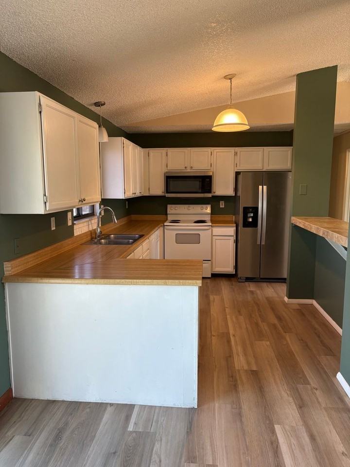 3180 Zephyr Dr - Photo 5 of 17