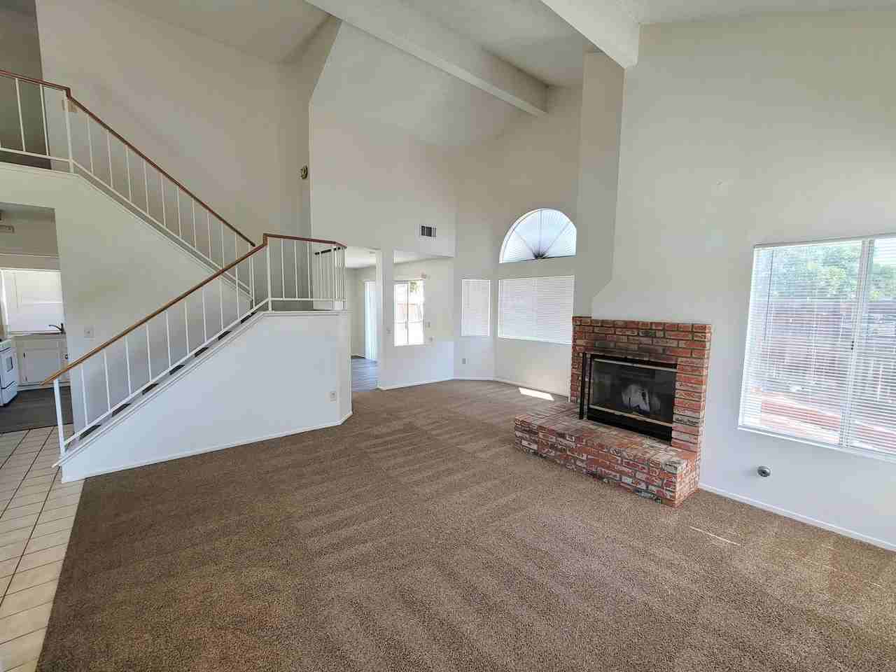 2549 Winston Ct - Photo 3 of 15