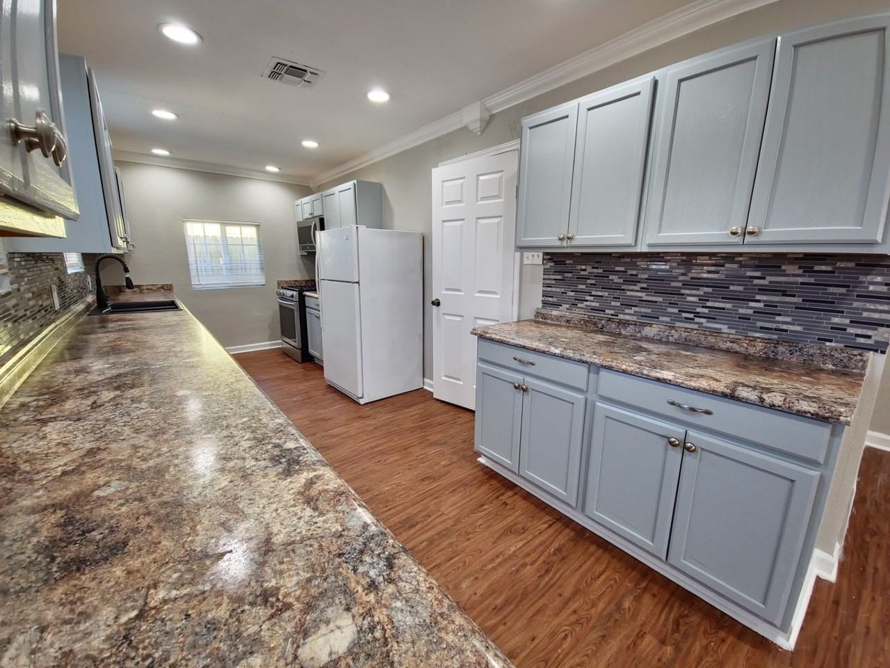 4502 Turnstone Dr - Photo 7 of 30