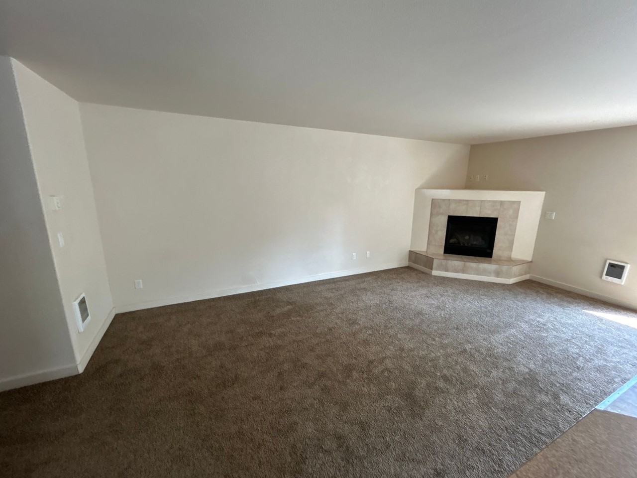 2236 Sw Reindeer Ave - Photo 2 of 16