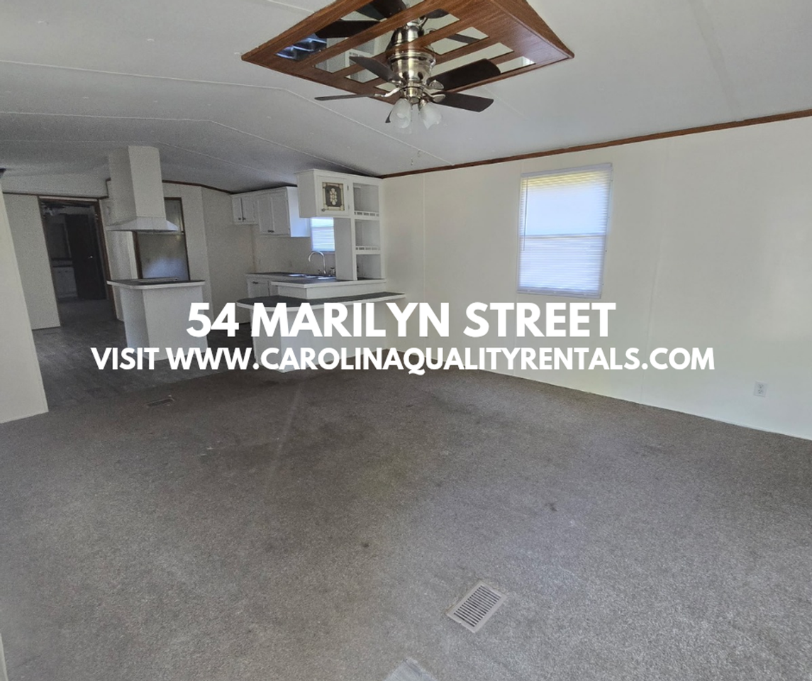 54 Marilyn St - Photo 4 of 12