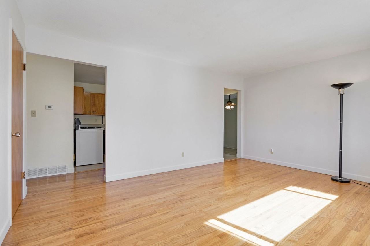 404 Cornell Ave - Photo 6 of 25