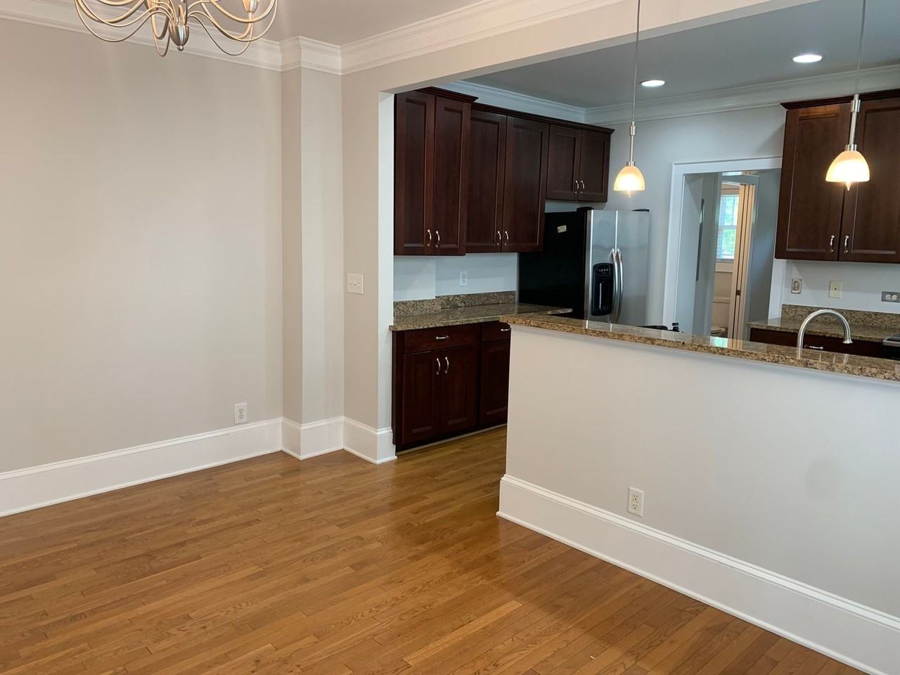 2125 Kirkwood Ave - Photo 7 of 20