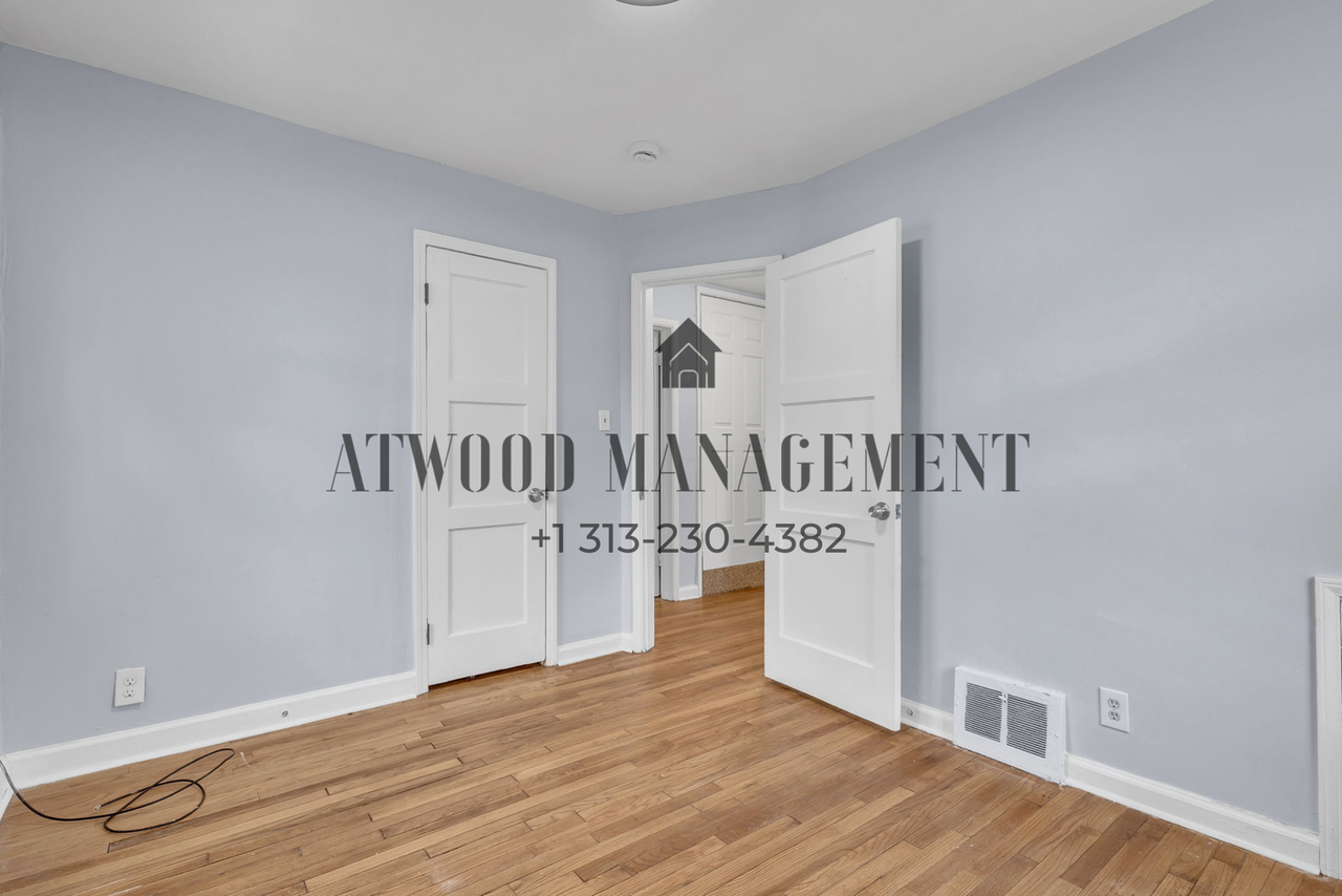 16291 Eastburn St - Photo 4 of 9