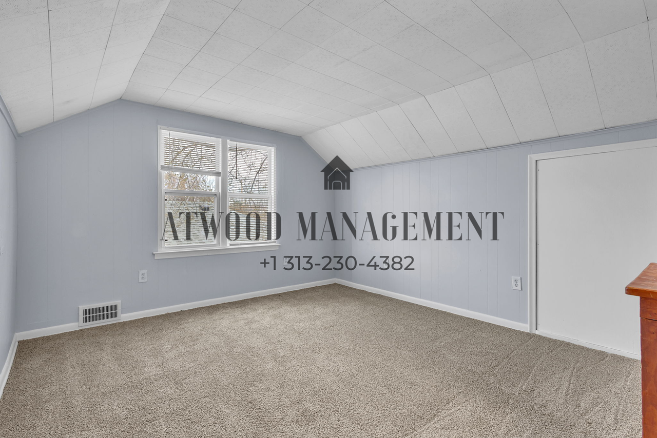 16291 Eastburn St - Photo 6 of 9