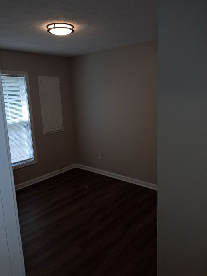 1515 Pollard Ave - Photo 4 of 12