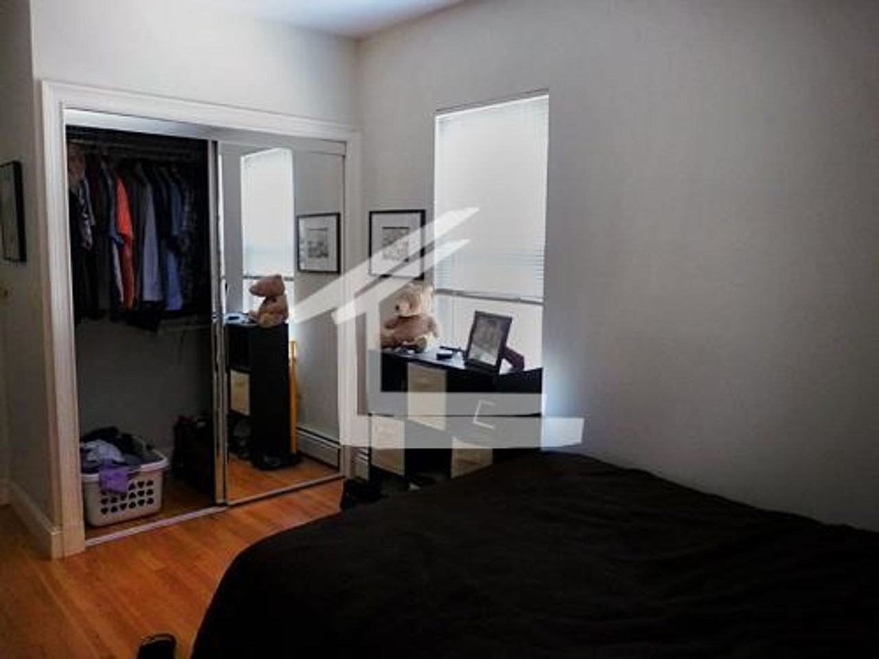 31 Raymond St - Photo 4 of 10