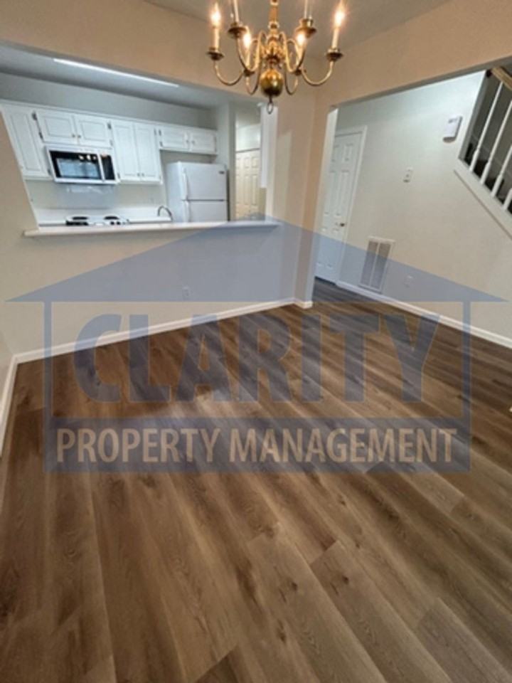 7812 Avalon Acres Ct - Photo 5 of 24