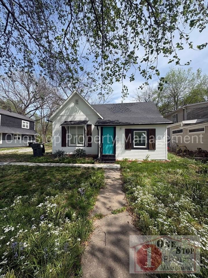 721 S Brookside Ave - Photo 2 of 25