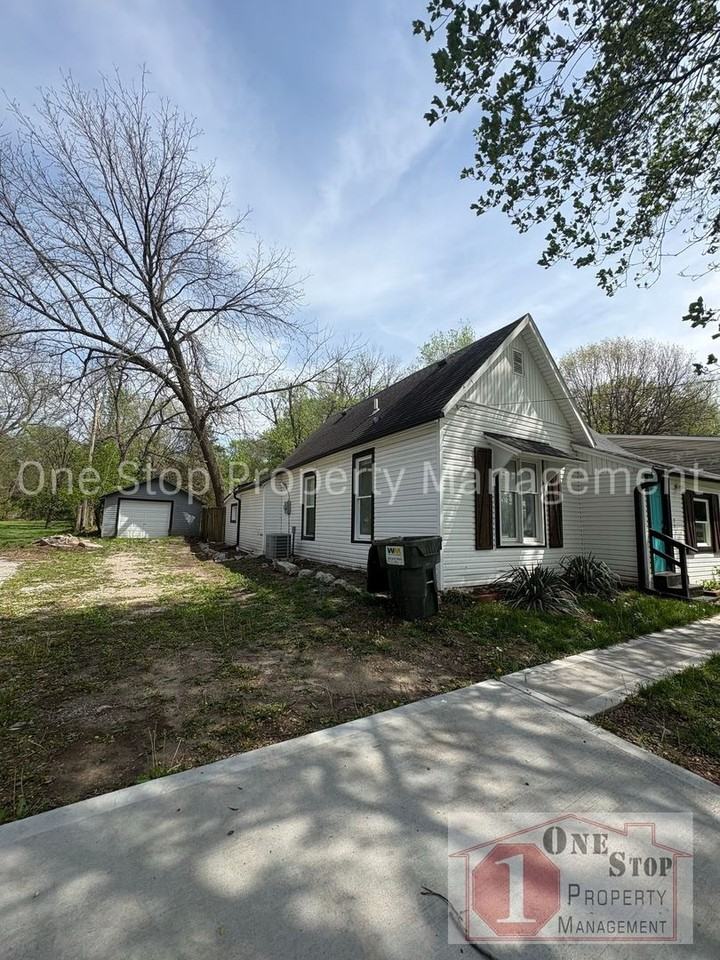 721 S Brookside Ave