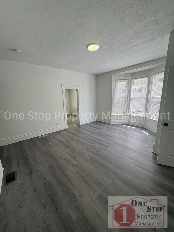 721 S Brookside Ave - Photo 3 of 25