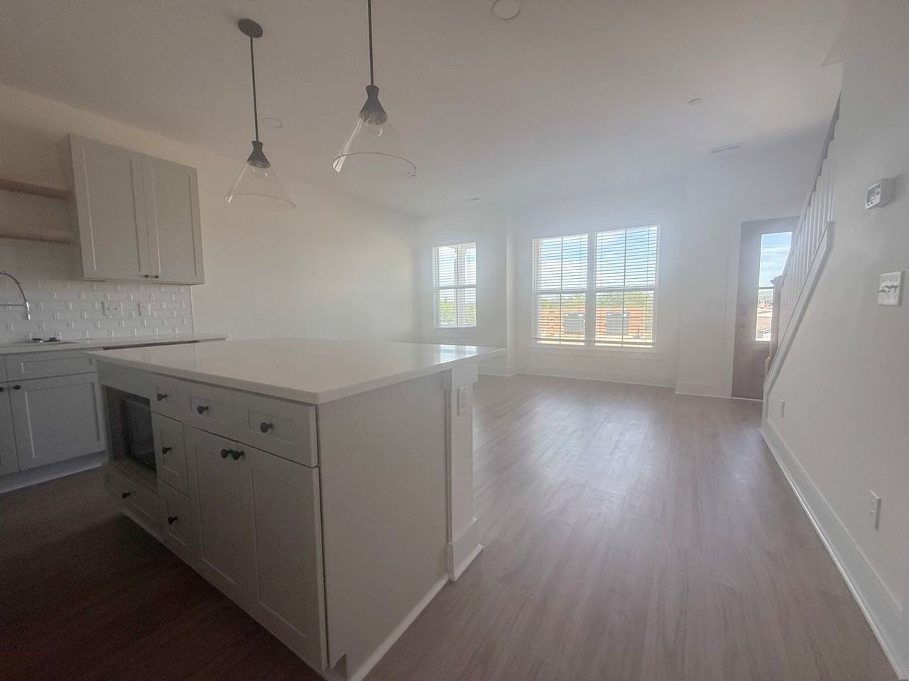 1317 Meridian St - Photo 5 of 40