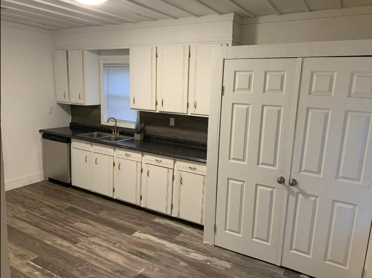 5031 W 30th St - Photo 4 of 12