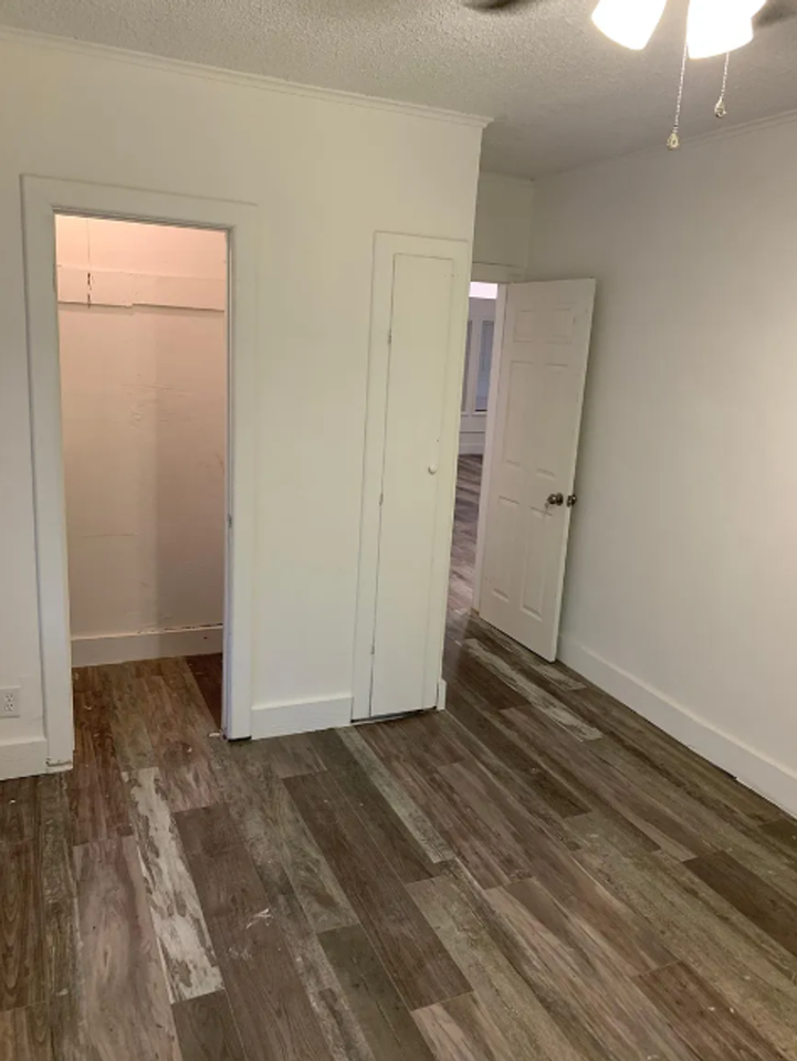 5031 W 30th St - Photo 6 of 12