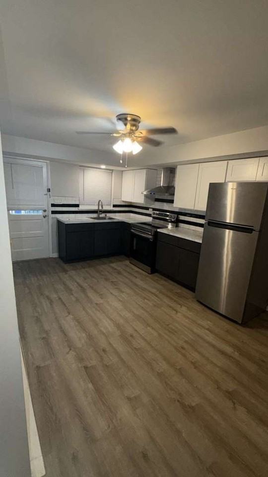 Rockwell Pointe Apartments - Photo 2 of 7