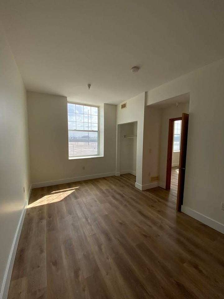 1212 W 3rd St - Photo 5 of 13