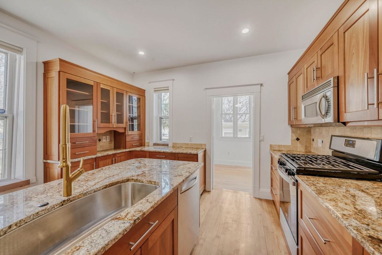 2240 17th St - Photo 7 of 23