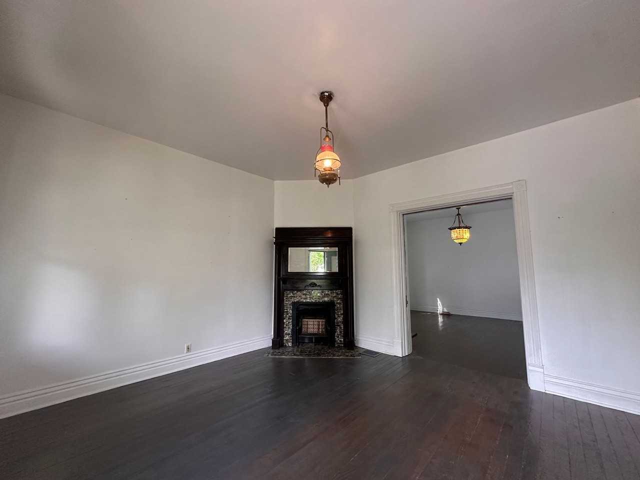 1127 Ash St - Photo 2 of 24