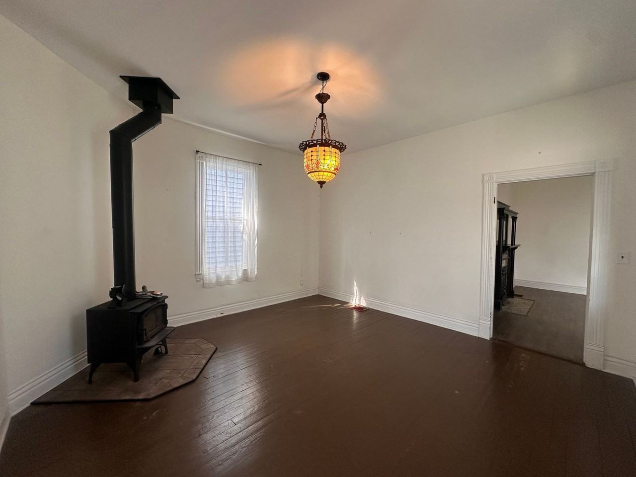 1127 Ash St - Photo 5 of 24