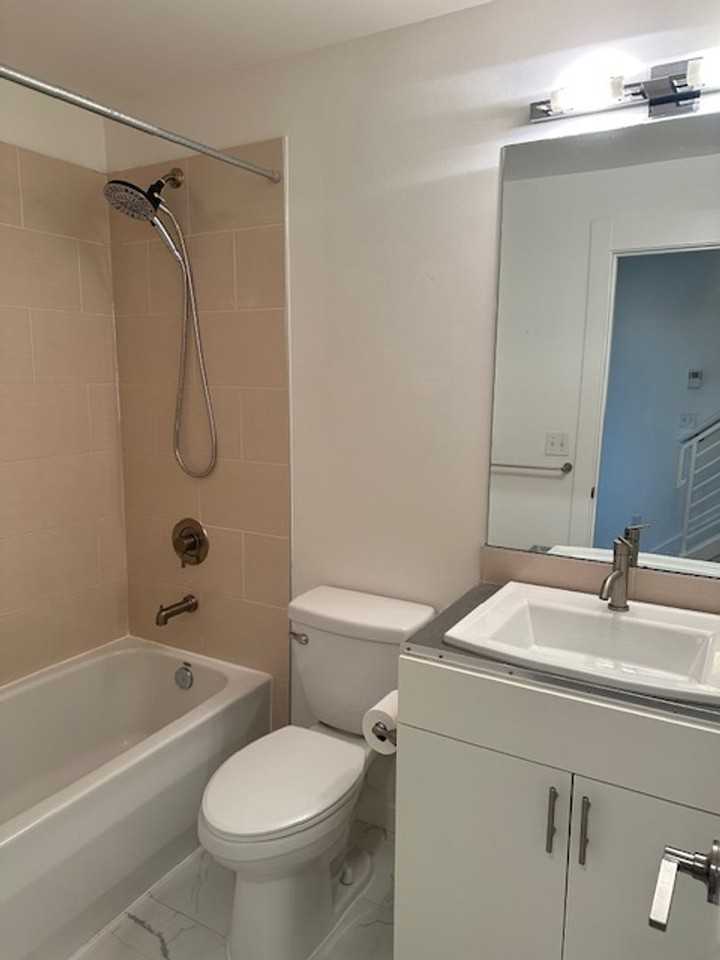 5950 California Ave Sw #A - Photo 3 of 11