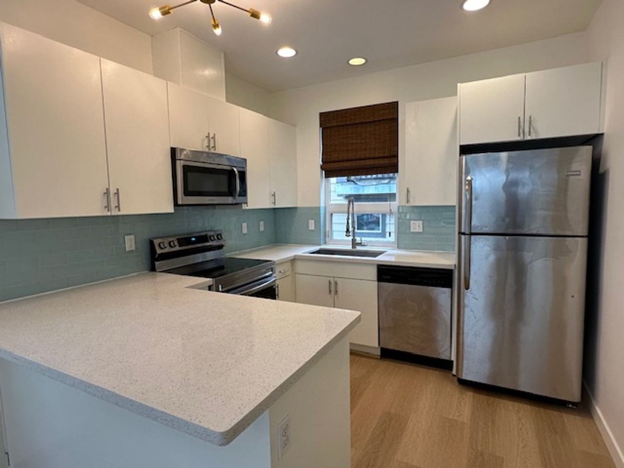 5950 California Ave Sw #A - Photo 5 of 11