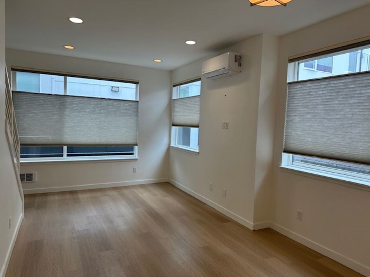 5950 California Ave Sw #A - Photo 7 of 11