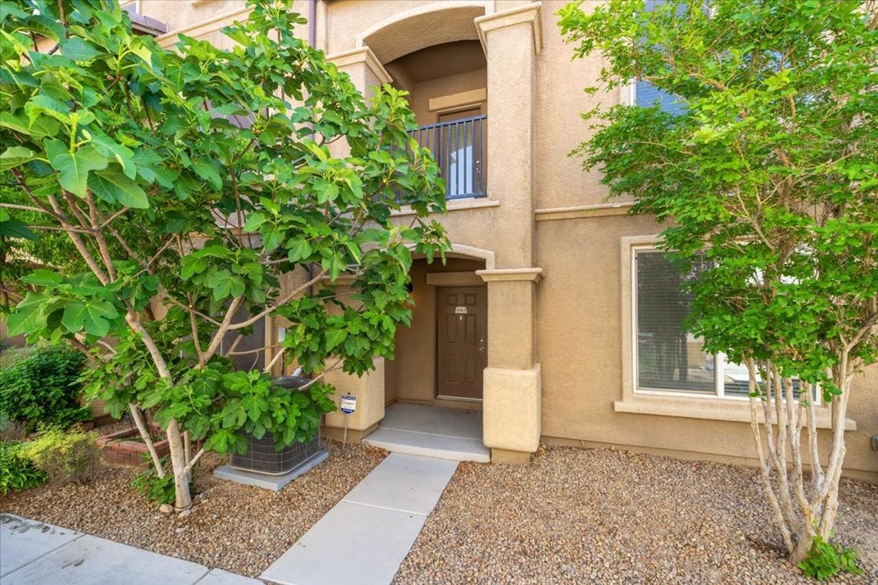 4563 Townwall St - Photo 2 of 22