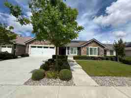 featured image of 391 W Maclure Ave