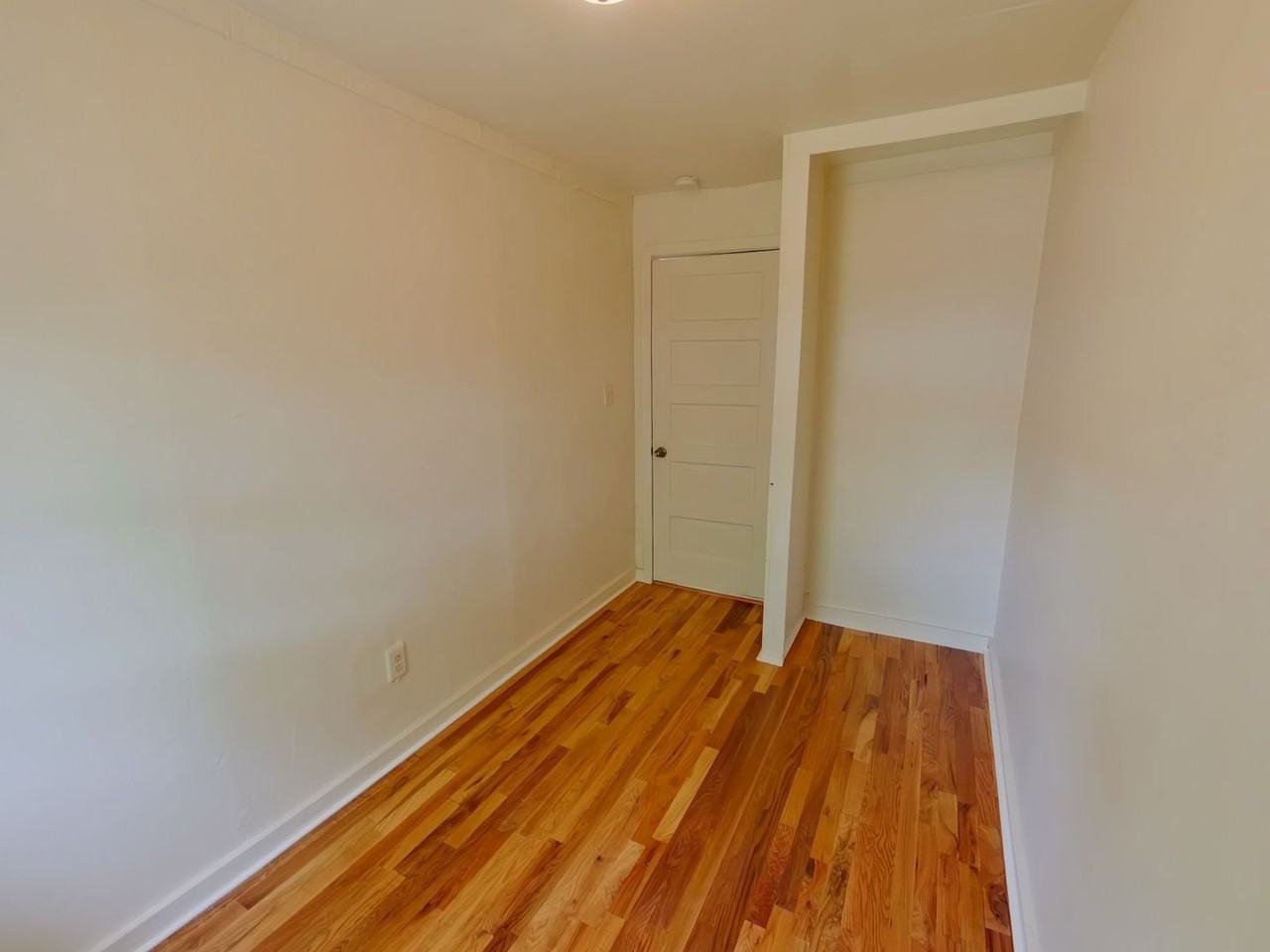 3632 E 31st St S - Photo 4 of 7