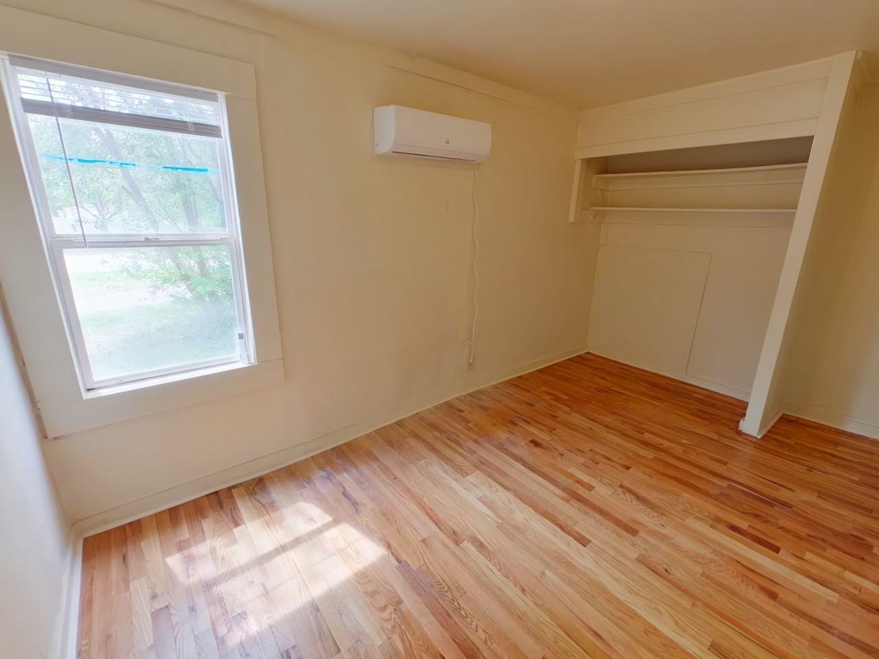 3632 E 31st St S - Photo 6 of 7