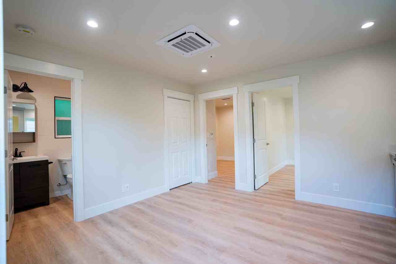 1118 Lincoln Ct #2 - Photo 4 of 14